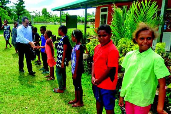 Un député auprès des futurs créateurs de loi