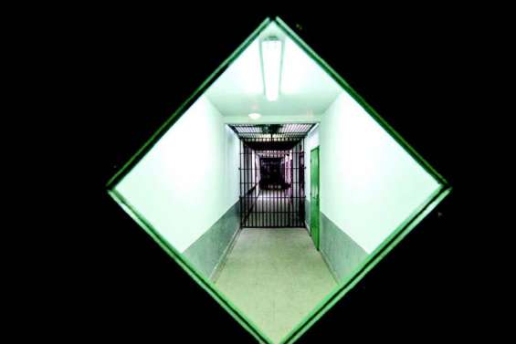 Un mineur de 14 ans au Camp-Est