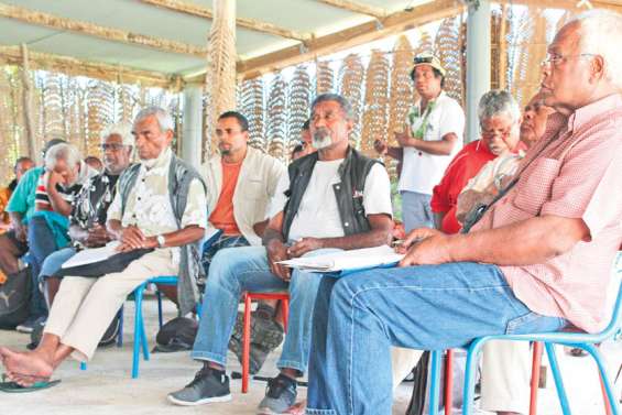L’enseignement en débat sur les îles Loyauté