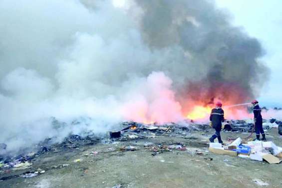 Un feu au dépotoir de Pouembout