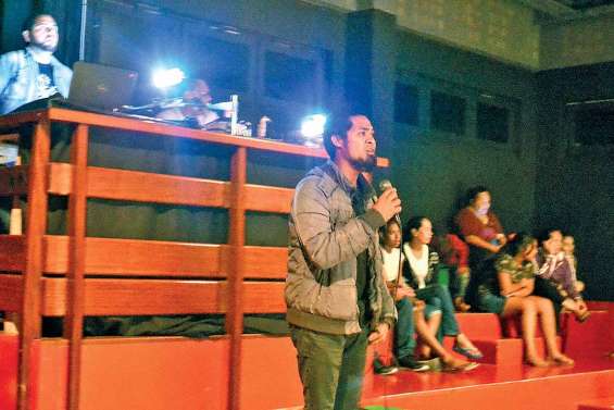 En route pour la finale de karaoké