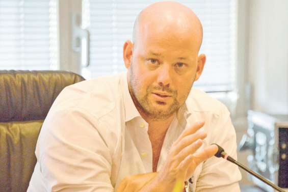 Deux mois de stock… « Si les comportements sont normaux »