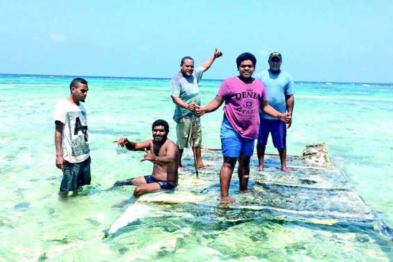 La pollution du Kea Trader continue d’affluer à Maré