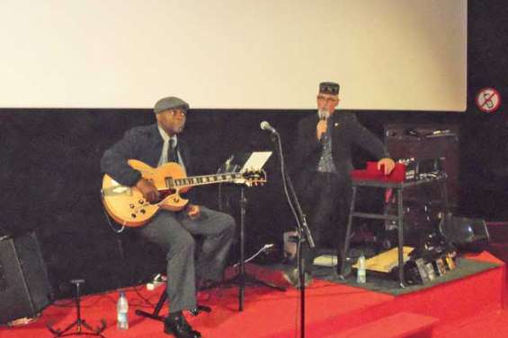 Carl Lockett à la rencontre de la Brousse