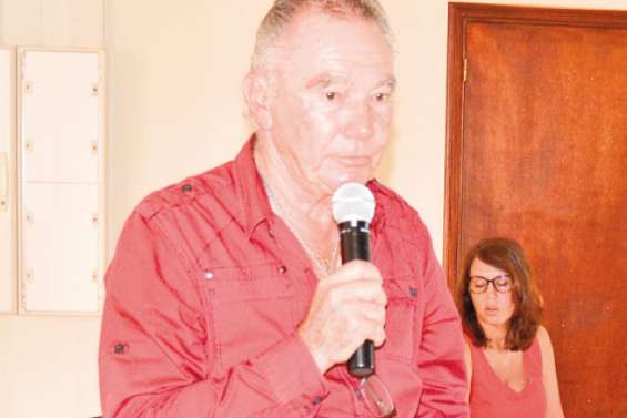 Moindou : Léon-Joseph Peyronnet facilement