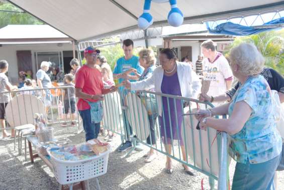 Convivialité et solidarité à la kermesse de l'Acapa