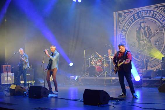 Les fans de rock se retrouvent au centre culturel