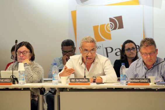 Willy Gatuhau, maire de Païta : 