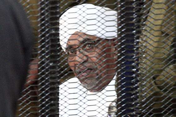 Le Soudan va remettre Béchir à la CPI