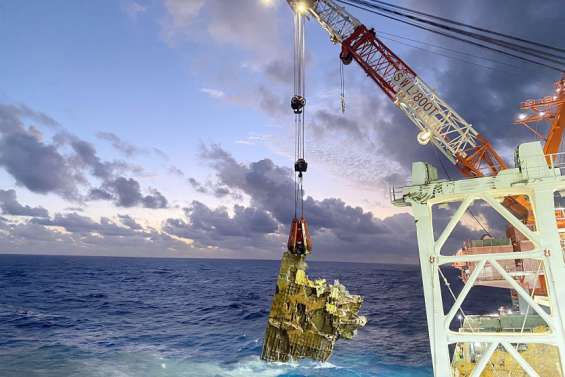 99,7 % des débris du Kea Trader ont été retirés de la mer