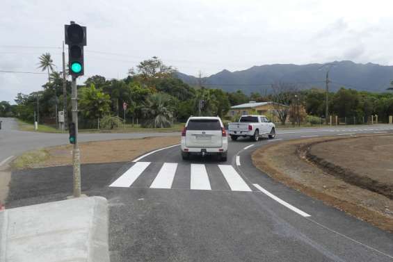 Le tourne à droite ouvert vers L'Internat