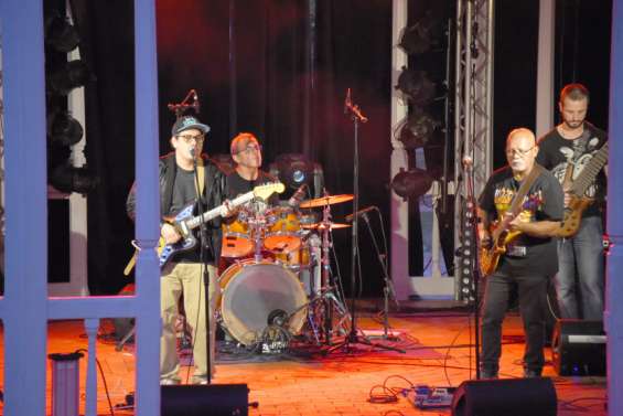 Un kiosque à musique résolument rock