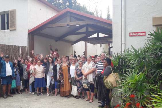 Les seniors de l'Âge d'or en escapade à Sarraméa