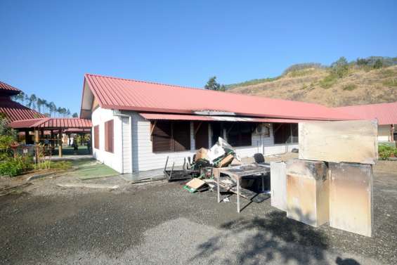 Douze personnes interpellées après les multiples dégradations dans les écoles de Païta