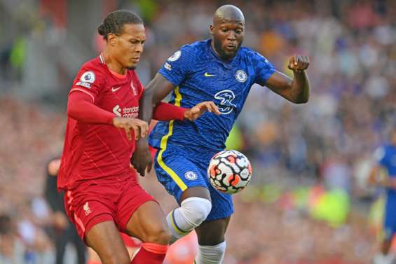Chelsea tient tête à Liverpool
