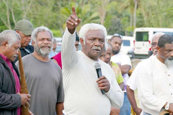 Yvon Kona, homme de culture, est le nouveau président du Sénat coutumier