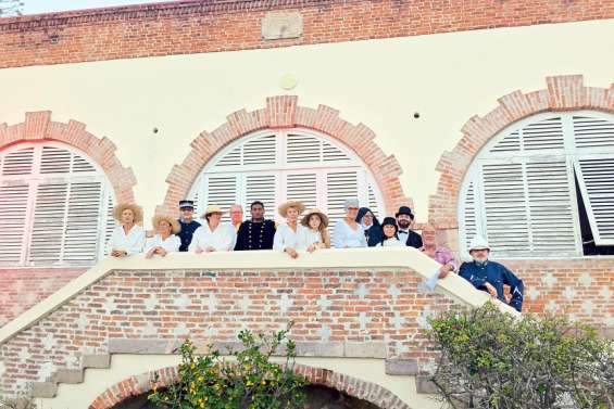 Spectacle : surprenants Bagnards à l'île Nou