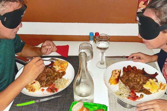 Boulouparis : une quinzaine de personnes au dîner à l'aveugle