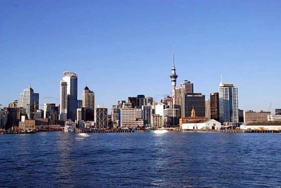 Six victimes dans une attaque au couteau à Auckland