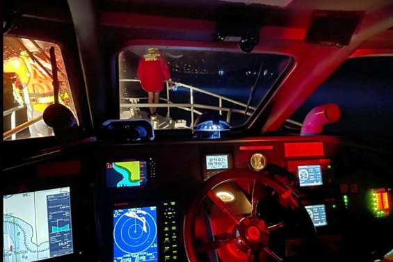 Un enfant meurt dans le naufrage d’une plate au large de Païta