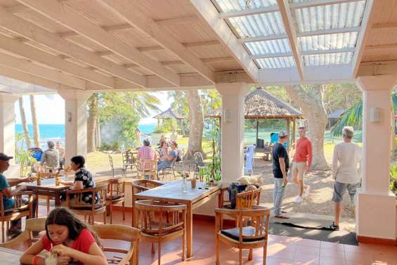 À l'hôtel du Vallon-Dore, 