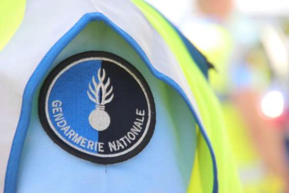 Le pick-up se retourne avec neuf occupants : un mort et six blessés