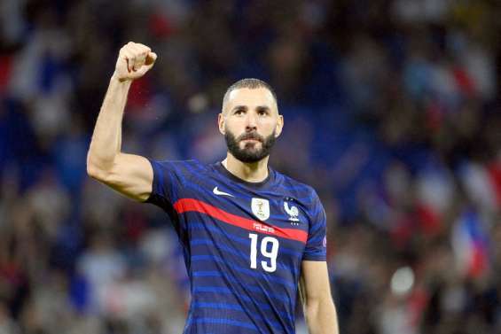 Football : Karim Benzema, l'ovation à Lyon