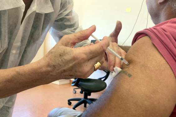 En combien de temps peut-on vacciner la population calédonienne ?