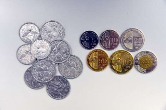 Les pièces de 1 et 2 francs ne peuvent pas être refusées, rappelle l’IEOM