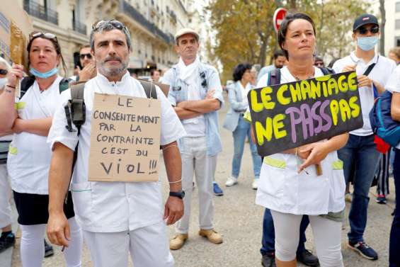 Nouvelle mobilisation, en baisse, contre le pass sanitaire en France