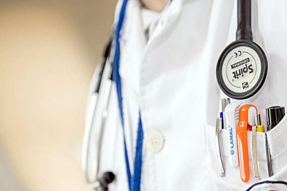 Trois médecins visés par des plaintes pour leurs propos controversés antivax