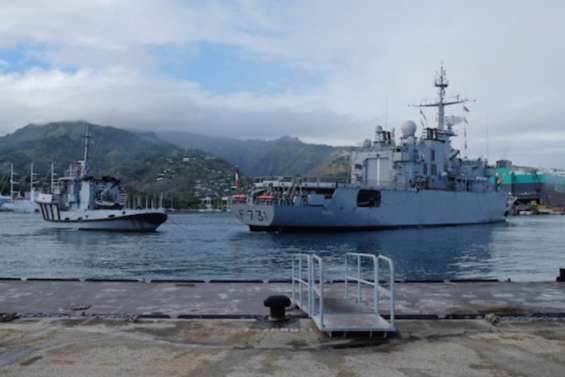 Le Prairial en manœuvres avec la Marine américaine