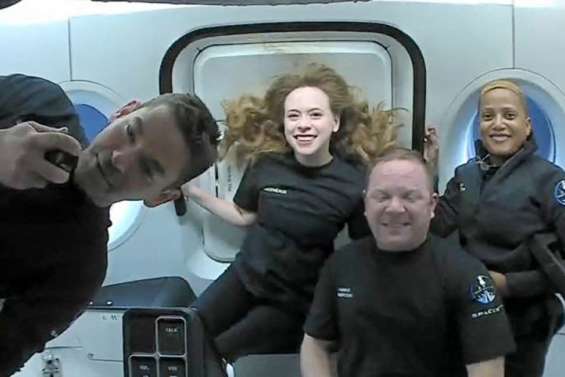 Mission réussie pour les touristes SpaceX