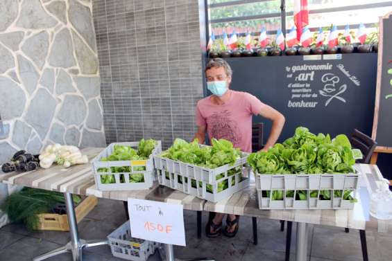 Les restaurateurs continuent d'apporter leur aide aux agriculteurs