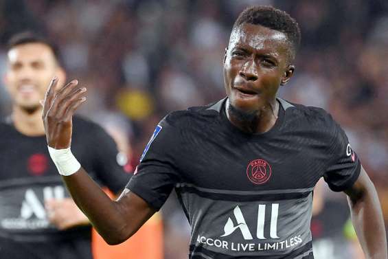 Football : Paris réussit le grand huit