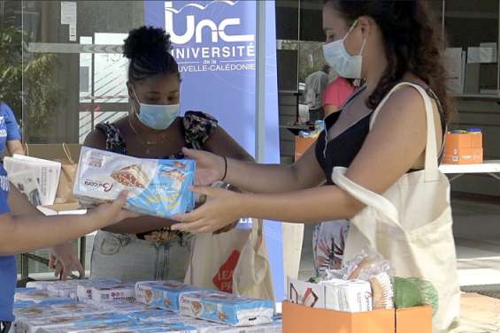 Des colis alimentaires pour les étudiants de l’UNC