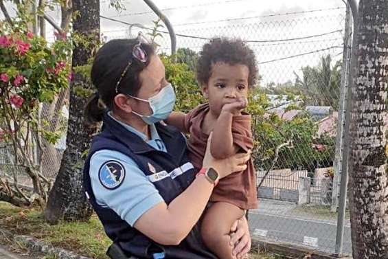 Les parents de l'enfant errant ont été retrouvés