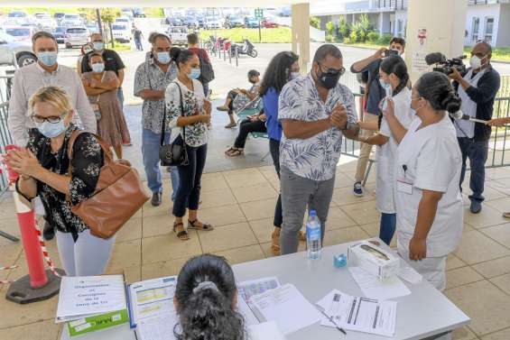 Des élus du Congrès à Kuindo-Magnin