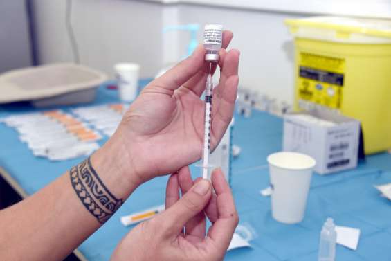 Koné : La salle omnisports aménagé en vaccinodrome éphémère 