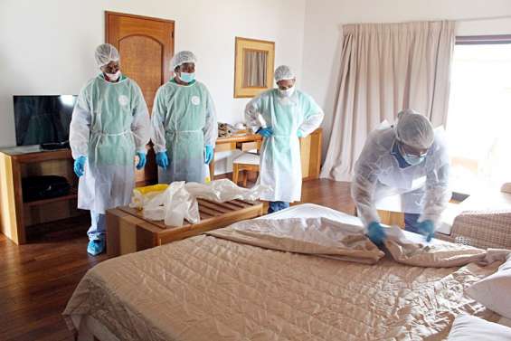 A Ouvéa, des mamans apprennent à décontaminer les chambres Covid