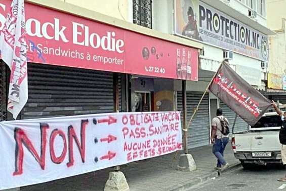 Première grève contre l'obligation vaccinale et le pass sanitaire