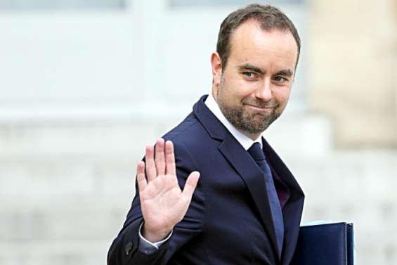 Aussitôt arrivé, le ministre des Outre-mer est en isolement