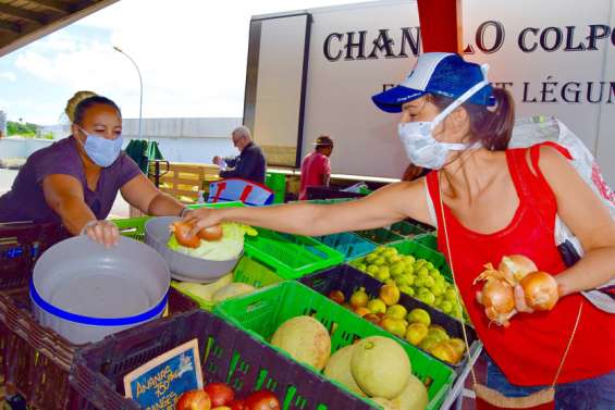 Les marchés autorisés à rouvrir, sous conditions, dès samedi