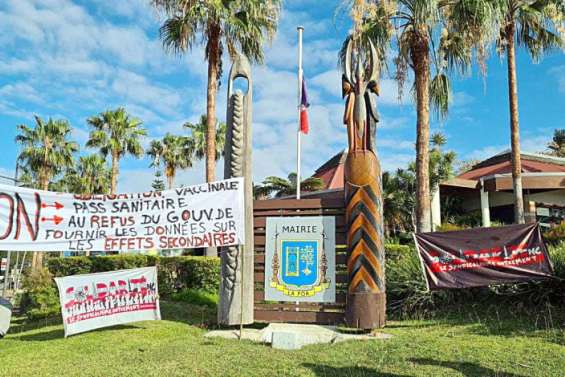 Mobilisation du syndicat Solidarité NC à La Foa