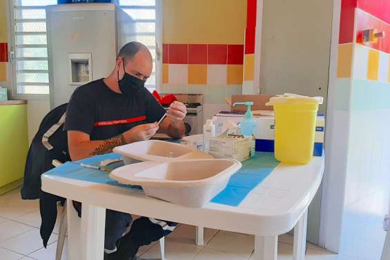 La vaccination se poursuit dans les tribus de La Foa