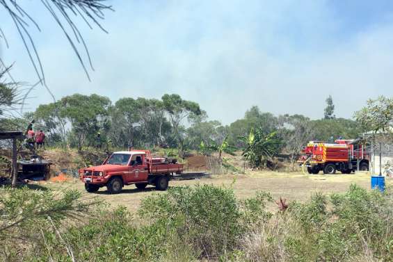 Incendie à Koné entre l’aérodrome et Bellevue