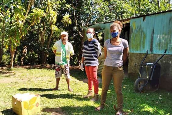 Distribution de denrées alimentaires et de produits d'hygiène à Canala