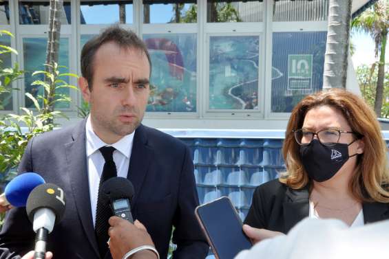 Sébastien Lecornu continue sa visite ministérielle en déjeunant avec Louis Mapou