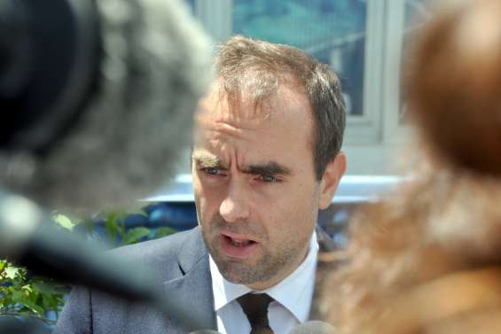 Sébastien Lecornu prépare le référendum avec les forces de sécurité