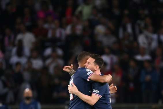 Football : le duo Mbappé-Messi sauve Paris